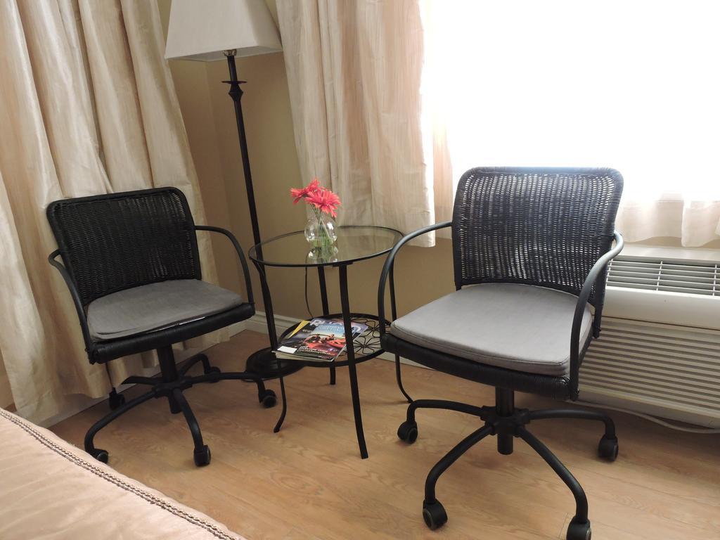 Bethel-Aspen Inn Bonnyville Экстерьер фото
