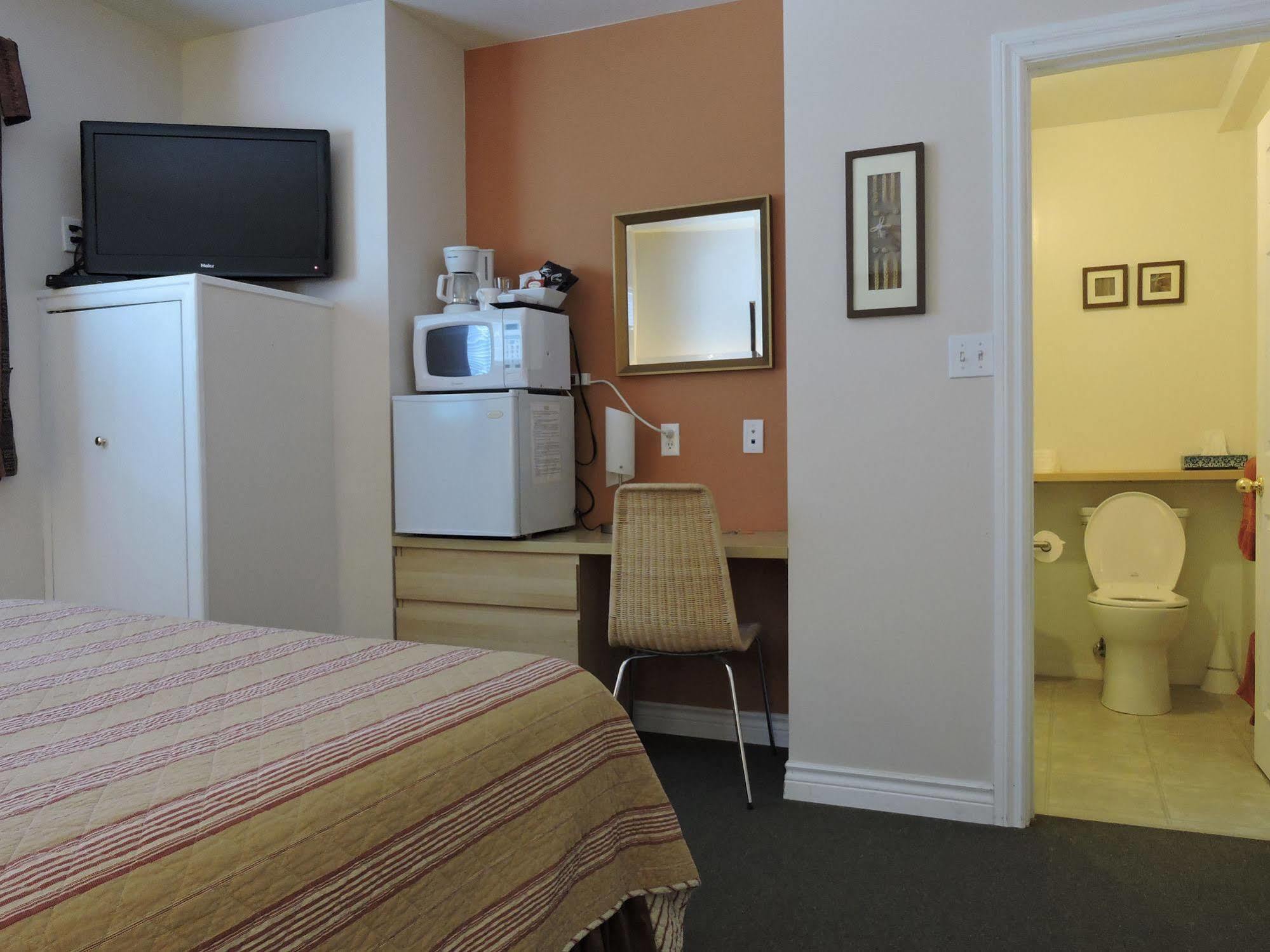 Bethel-Aspen Inn Bonnyville Экстерьер фото