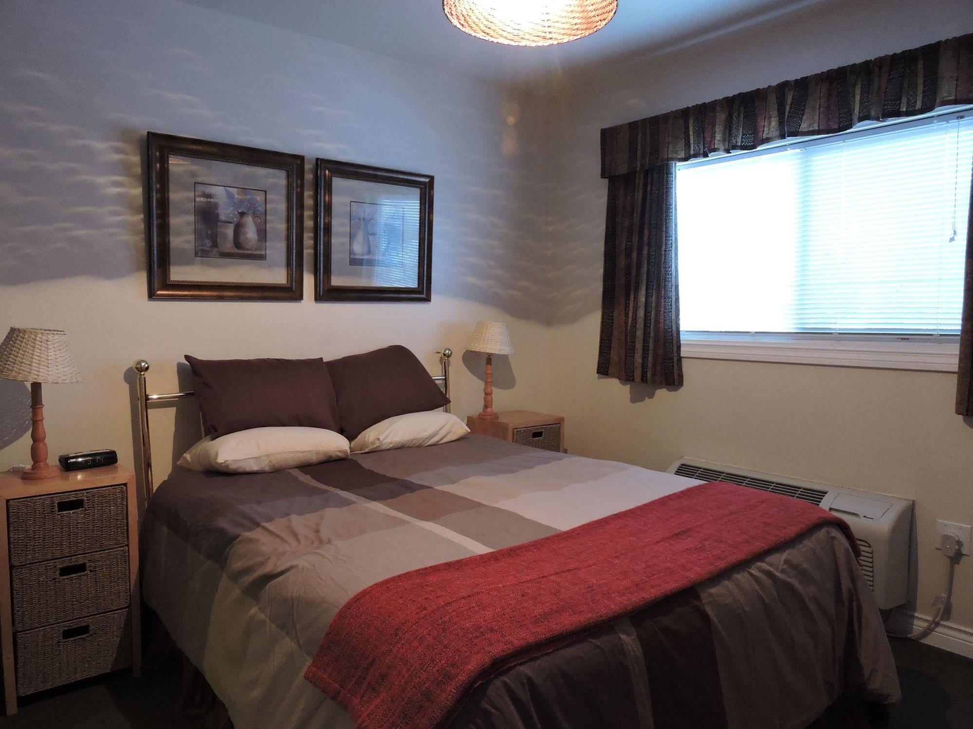 Bethel-Aspen Inn Bonnyville Экстерьер фото